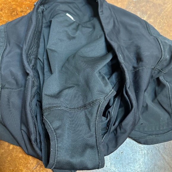 Lululemon Speed up shorts - Picture 5 of 5